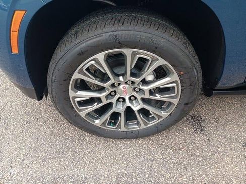 New 2026 GMC Yukon Denali w/ Denali Reserve Package AWD/4WD image 2