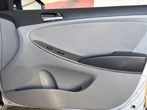 Used 2017 Hyundai Accent SE FWD image 12