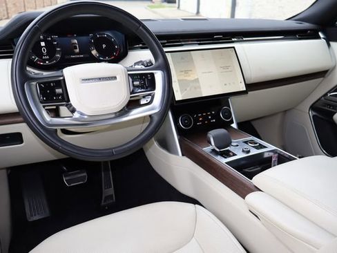 Used 2023 Land Rover Range Rover SE AWD/4WD image 5