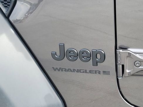 Used 2025 Jeep Wrangler Sport AWD/4WD image 14