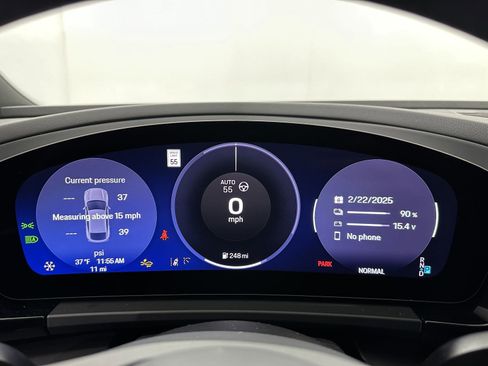 Certified 2025 Porsche Macan Electric image 49