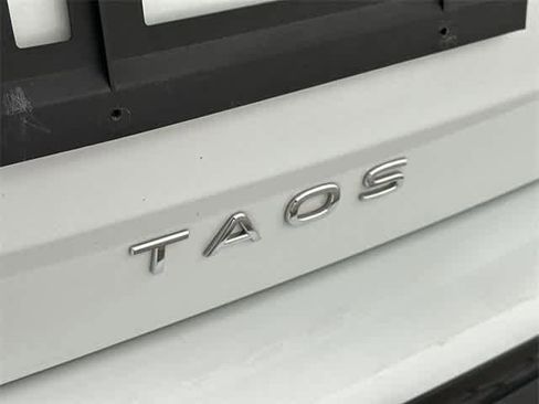 Certified 2022 Volkswagen Taos SE image 28