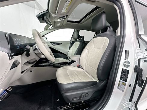 Used 2023 Kia Niro Wave w/ Wave Preserve Package image 11