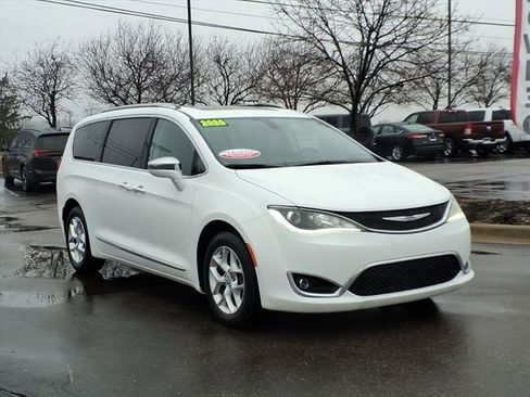 Certified 2020 Chrysler Pacifica Limited image 3