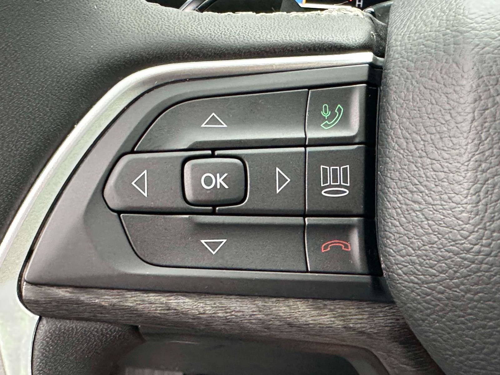 Used 2025 Jeep Grand Cherokee Limited AWD/4WD image 21