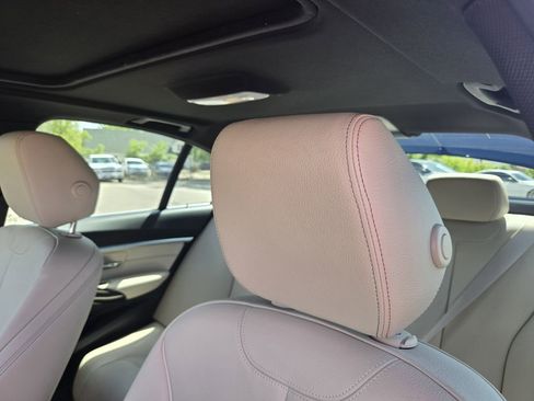 Used 2018 BMW 340i xDrive Sedan w/ Premium Package AWD/4WD image 16