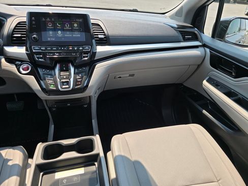 Used 2018 Honda Odyssey Elite image 4