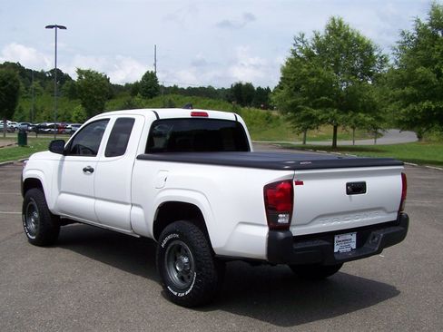 Used 2023 Toyota Tacoma SR image 4