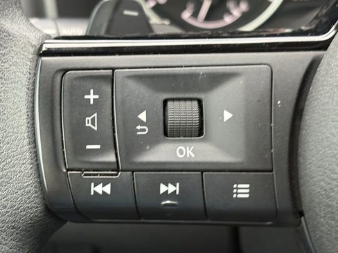 Certified 2023 Nissan Rogue SV image 11