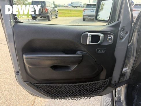 Used 2020 Jeep Gladiator Sport w/ Quick Order Package 24S AWD/4WD image 11