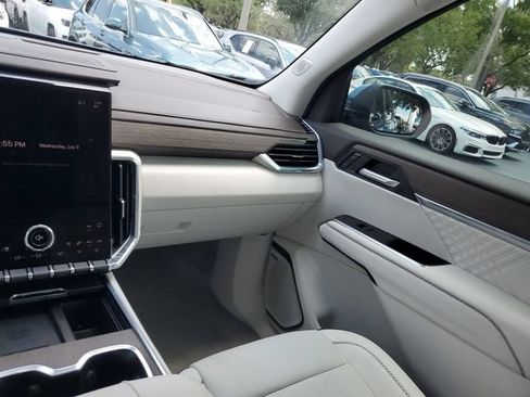 Used 2024 GMC Acadia Denali w/ Super Cruise Package FWD image 14