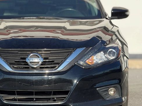 Used 2017 Nissan Altima 2.5 SL w/ 2.5 Technology Package FWD image 12