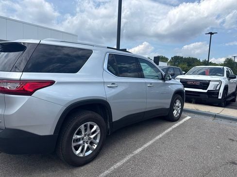 Used 2018 Chevrolet Traverse LT FWD image 5