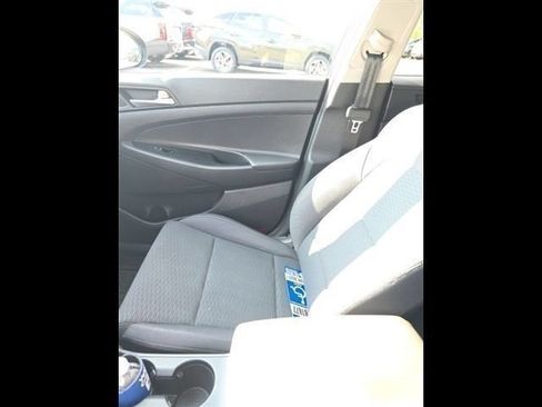 Used 2019 Hyundai Tucson SE AWD/4WD image 3