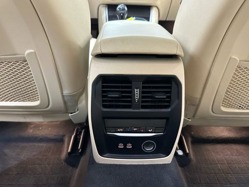 Used 2019 BMW 330i xDrive Sedan w/ Driving Assistance Package image 36