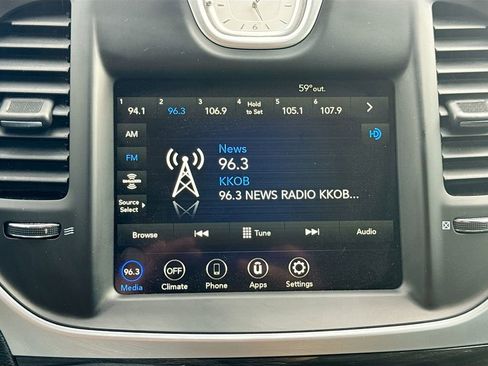 Used 2022 Chrysler 300 Touring w/ Sport Appearance Package image 14