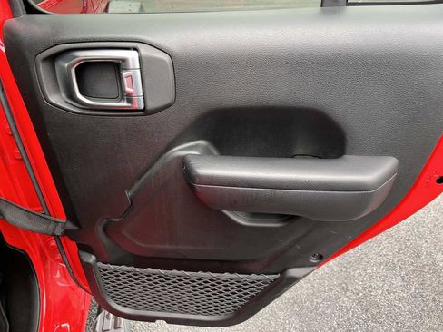 Used 2020 Jeep Gladiator Sport w/ Quick Order Package 23S image 18