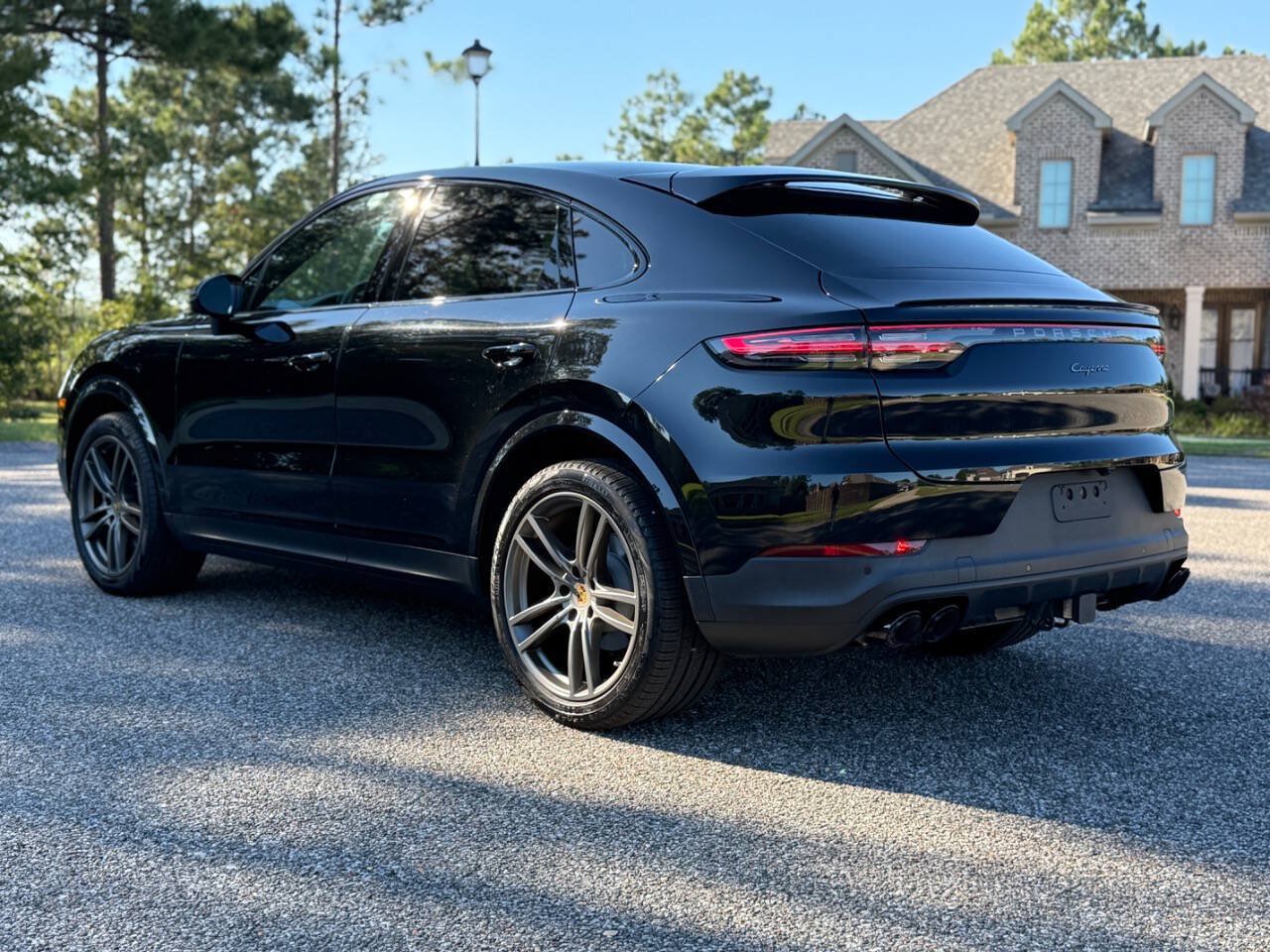 Used 2023 Porsche Cayenne Platinum Edition AWD/4WD image 3