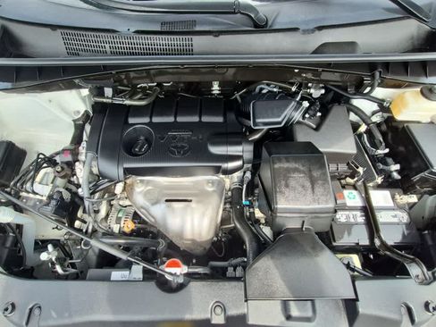 Used 2017 Toyota Highlander LE FWD image 21