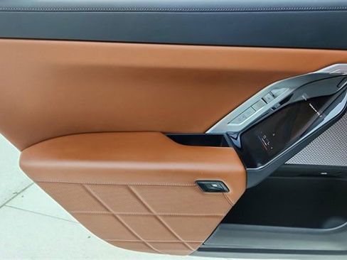 Used 2023 BMW 740i 740i w/ Executive Package image 31