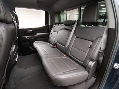 Used 2019 GMC Sierra 1500 SLT w/ SLT Premium Plus Package AWD/4WD image 17