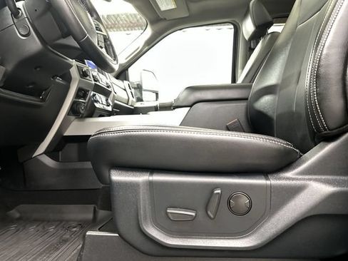 Used 2021 Ford F250 Lariat w/ Lariat Ultimate Package AWD/4WD image 16