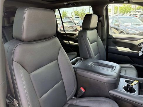 Used 2023 Chevrolet Suburban Z71 w/ Luxury Package AWD/4WD image 17