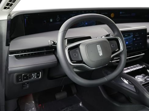 New 2026 Lincoln Nautilus Reserve AWD/4WD image 11