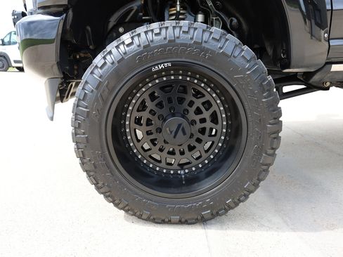 Used 2021 Ford F350 Platinum w/ FX4 Off-Road Package AWD/4WD image 25