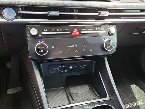 Used 2025 Hyundai Tucson SEL FWD image 16