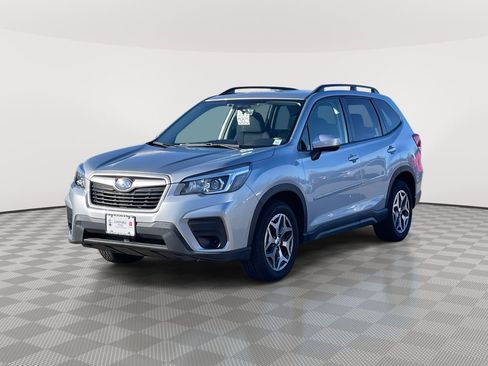 Used 2019 Subaru Forester Premium w/ All-Weather Package image 3