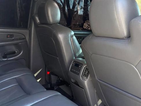 Used 2005 GMC Sierra 2500 SLT w/ Heavy-Duty Power Package image 21