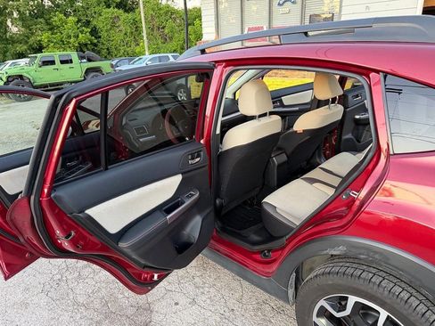 Used 2016 Subaru Crosstrek 2.0i Premium w/ Popular Package #1 AWD/4WD image 10