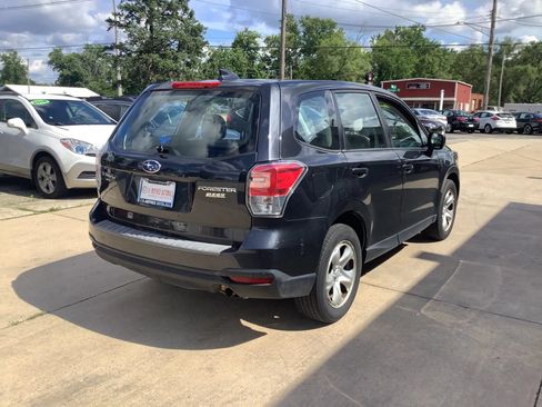 Used 2017 Subaru Forester 2.5i AWD/4WD image 9