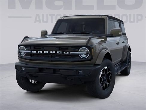 New 2025 Ford Bronco Outer Banks image 2