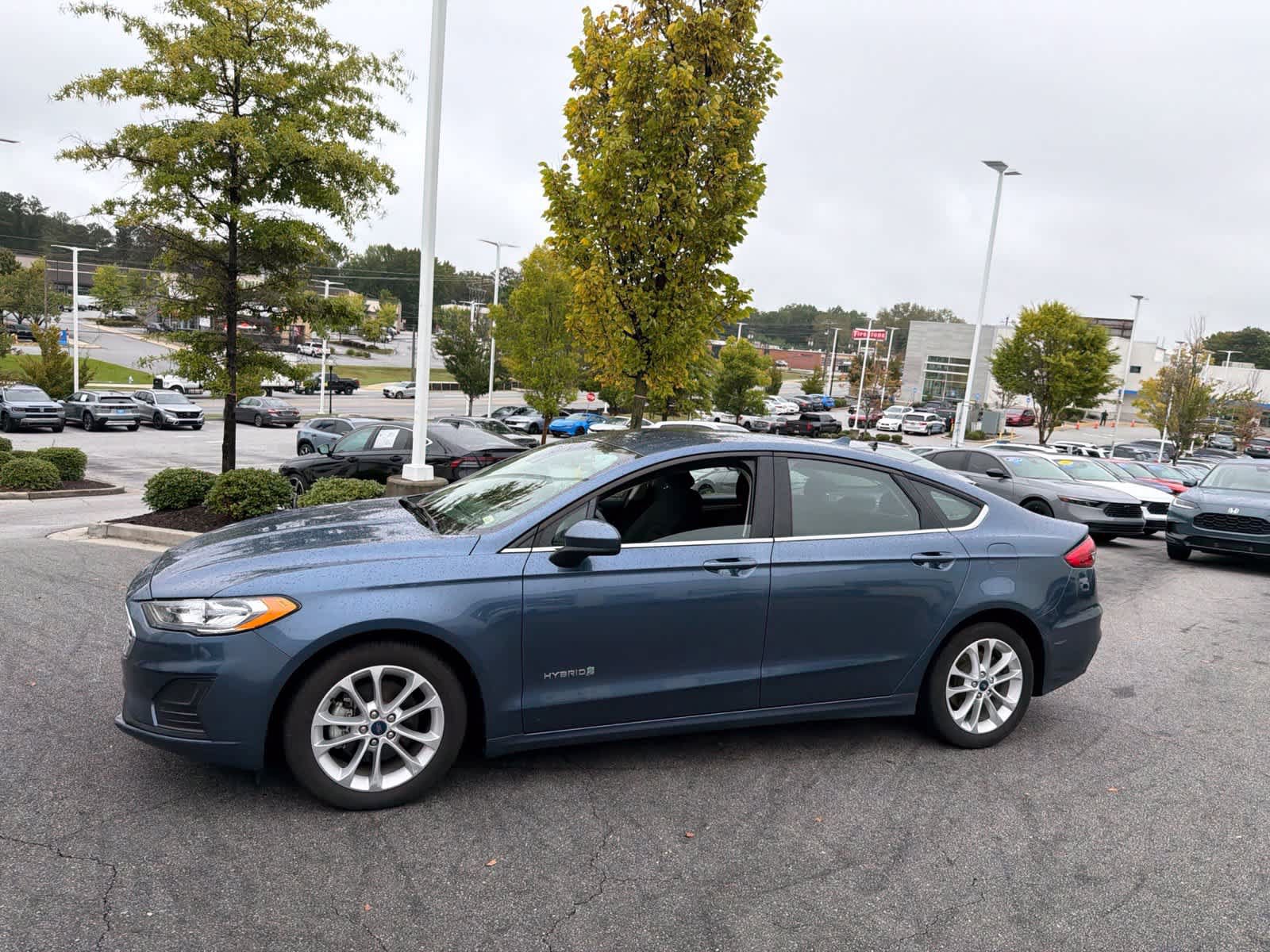 Used 2019 Ford Fusion SE FWD image 5