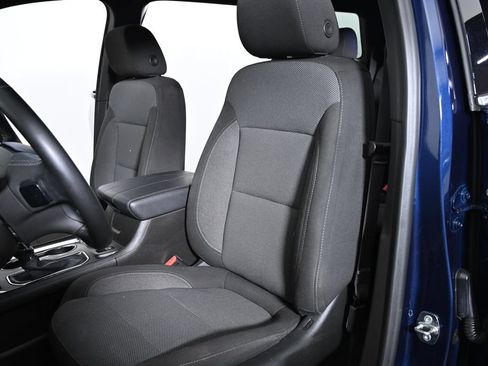 Used 2023 Chevrolet Traverse LT FWD image 24