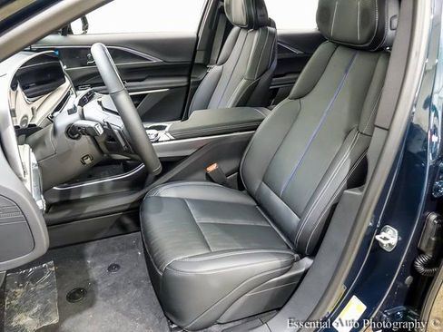 New 2025 Cadillac Lyriq Luxury image 8