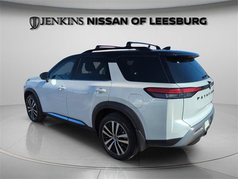 New 2025 Nissan Pathfinder Platinum w/ Lighting Package (N92) image 9