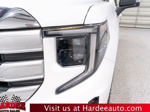 Used 2023 GMC Sierra 1500 SLE image 8