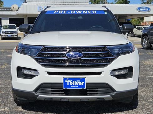 Used 2020 Ford Explorer XLT w/ Equipment Group 202A image 3