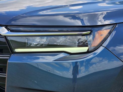 New 2026 Honda Pilot Touring image 9