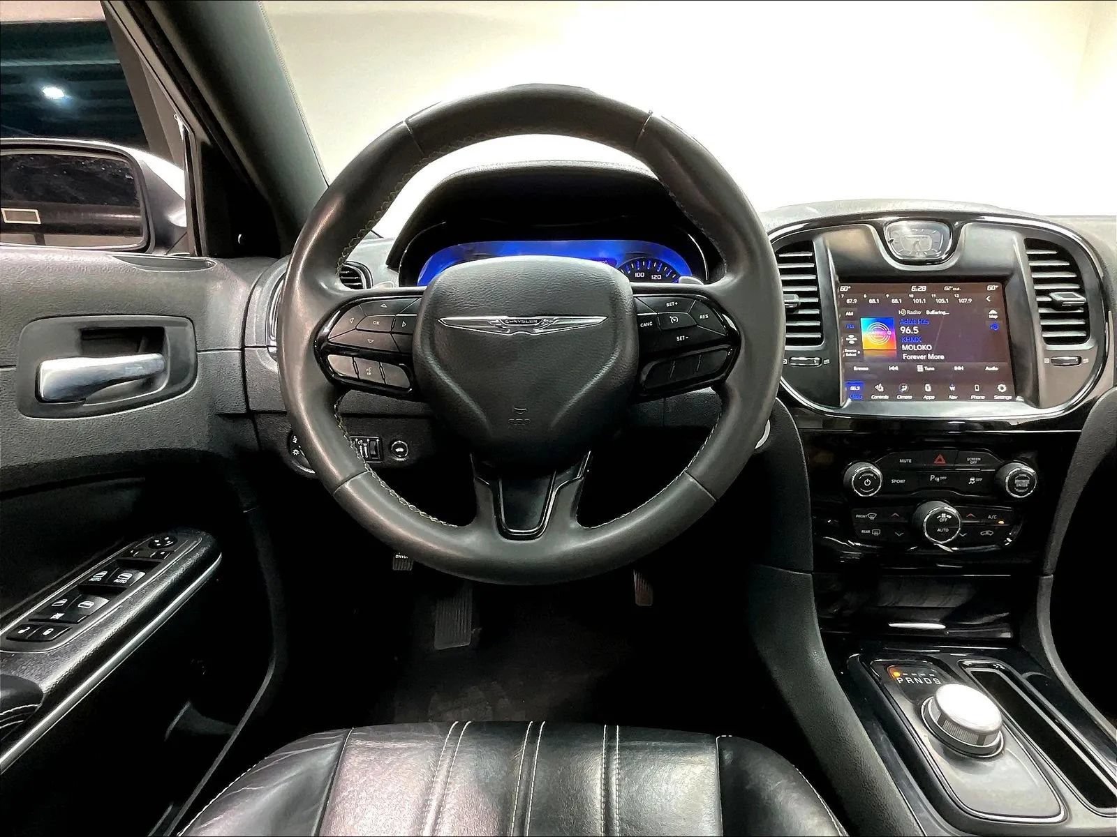 Used 2022 Chrysler 300 S RWD image 19