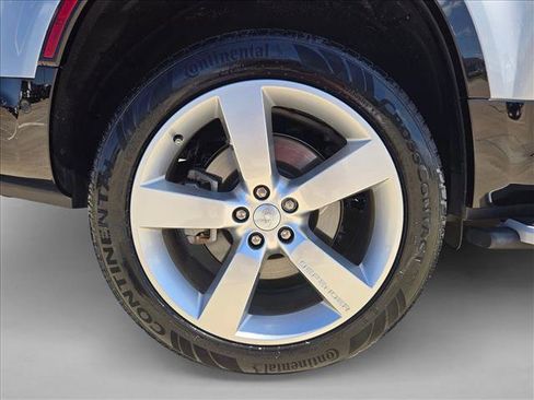 Certified 2023 Land Rover Defender 130 X-Dynamic SE image 24