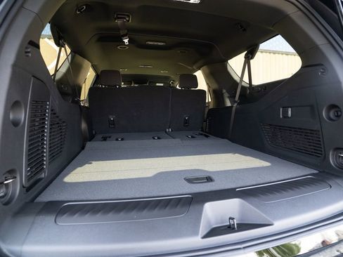 New 2025 Chevrolet Suburban LS image 34