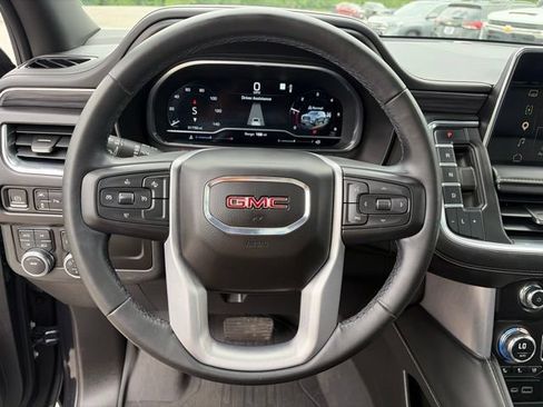Used 2023 GMC Yukon SLT AWD/4WD image 16