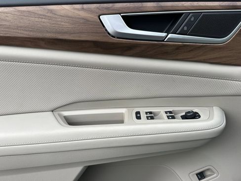 New 2026 Volkswagen Atlas SE image 10