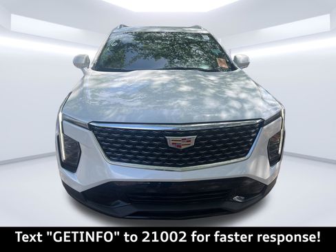 Used 2025 Cadillac XT4 Premium Luxury image 7