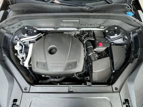 Used 2019 Volvo XC90 T5 Momentum w/ Multimedia Package image 11