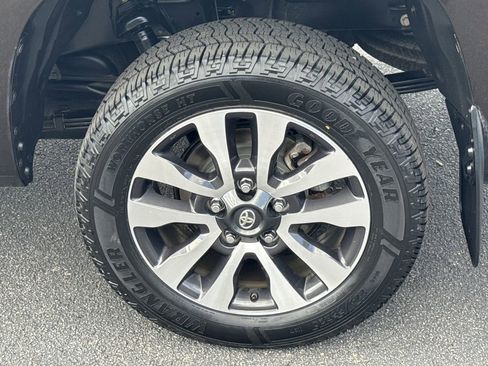 Used 2019 Toyota Tundra Limited image 19
